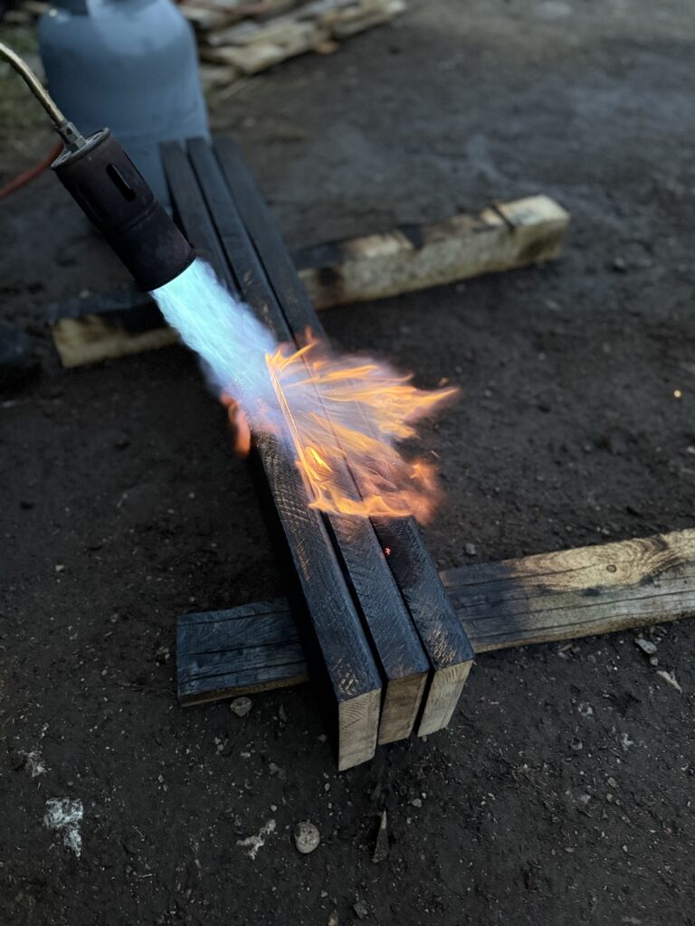 Shou Sugi Ban (Yakisugi) – stará japonská metóda ochrany dreva u nás v REZI